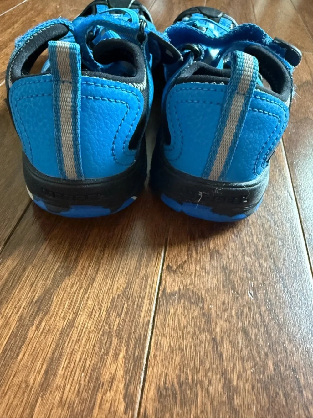 Merrell Blue and Black Kids Closed-Toe Water Shoes size 2